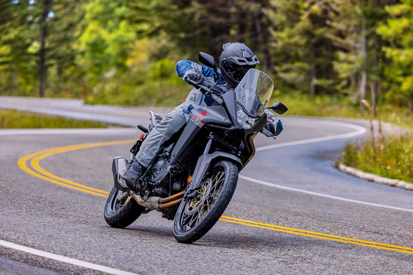 2024 Honda Transalp XL750 : Remise au goût du jour et prête pour l'aventure