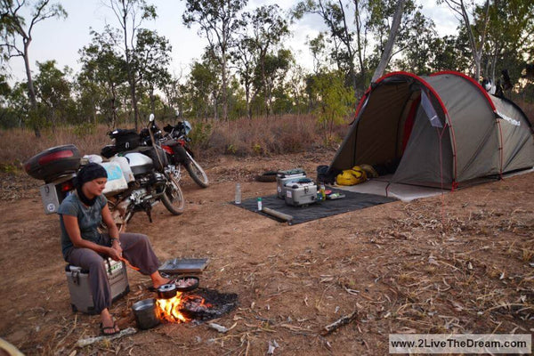 Top 20 des Astuces de Conduite et Matériel de Camping pour Aventuriers à Moto