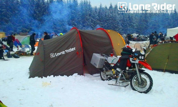 Top 5 des conseils de camping par temps froid pour les Motocyclistes d'Aventure